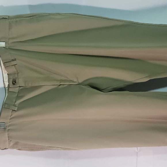 Haggar Generations Khaki trousers size 44W x 30L - Picture 2 of 11